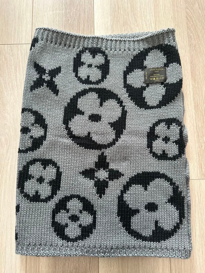 LOUIS VUITTON ルイ・ヴィトン ニットマフラー 黒、グレー