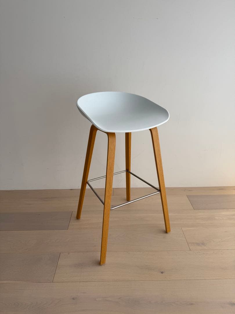 HAY ホワイト ハイスツール 木製脚
