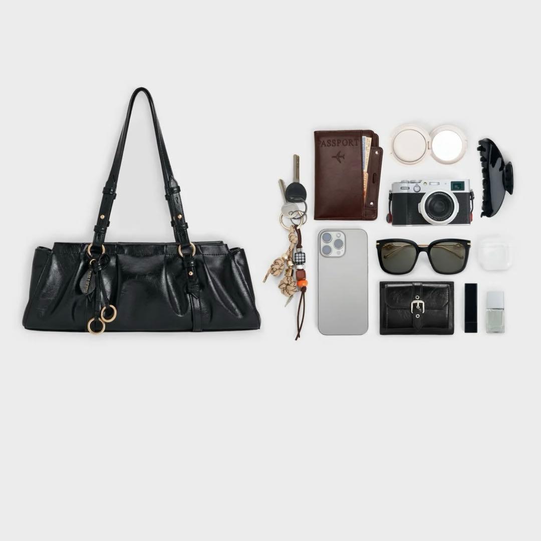 CHARLES & KEITH ショルダーバッグ