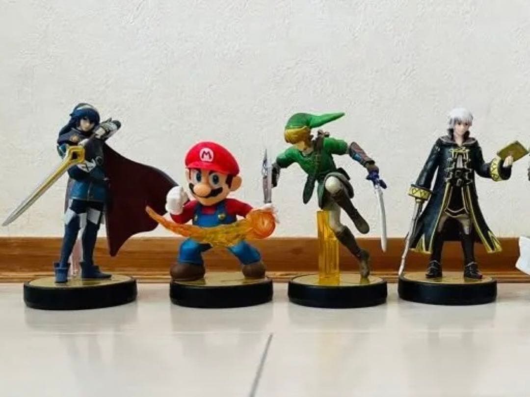 amiibo3体セット　マリオ、ルキナ、ルフレ