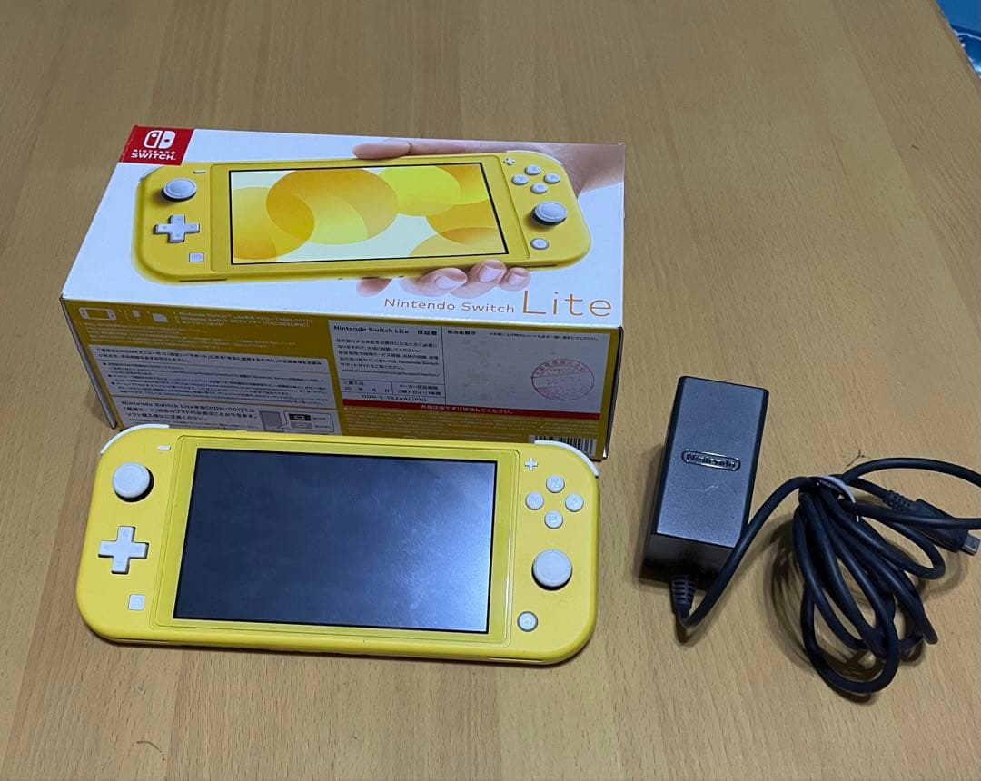 ［美品］Nintendo Switch Lite イエロー 本体 充電器