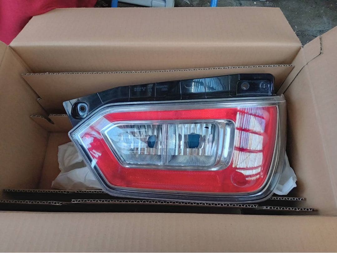 ワゴンR（MH55S） 右テールランプユニット