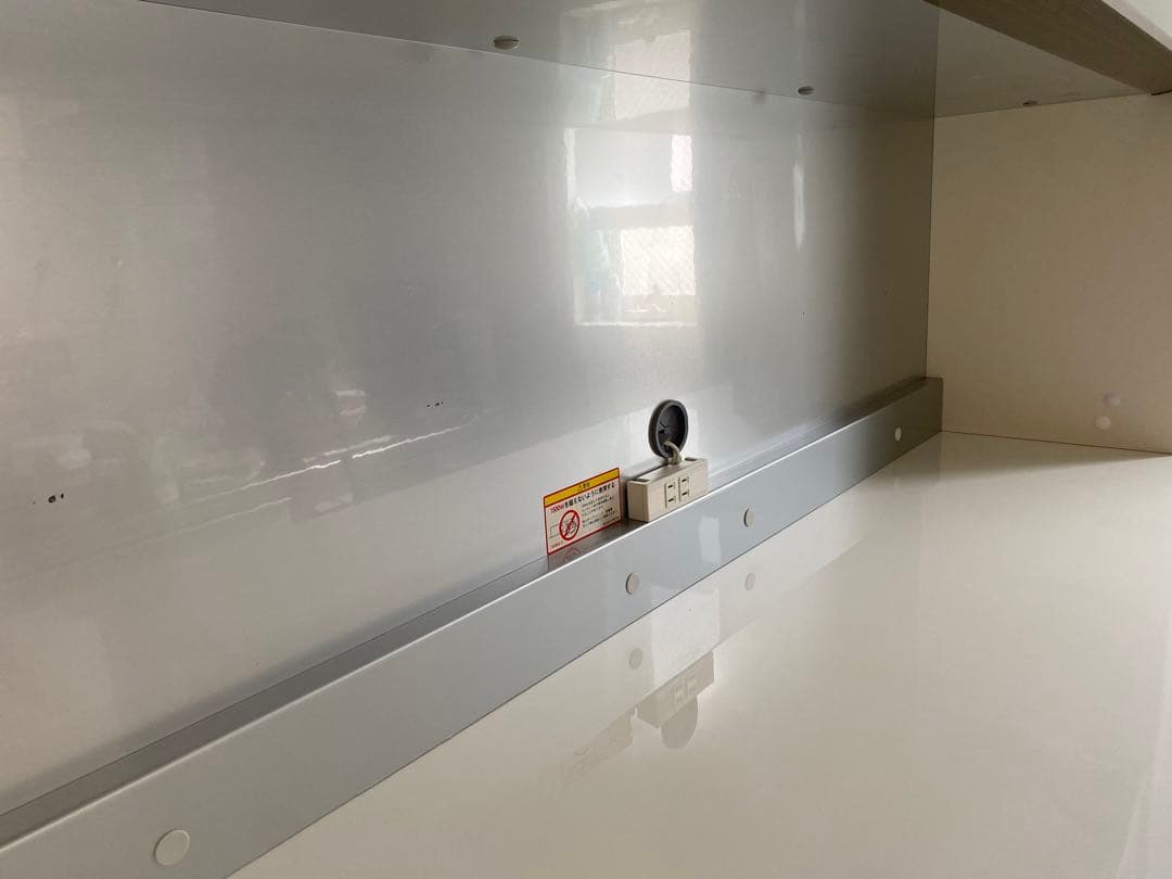 ホワイト 食器棚 ガラス扉付き　4/24まで