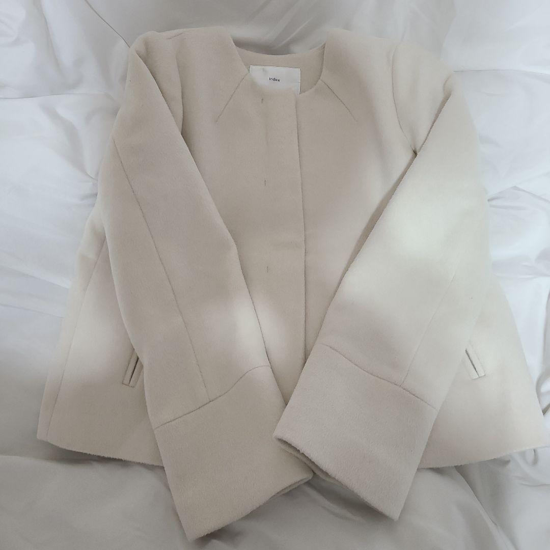 カシミヤ混ノーカラーショートコート