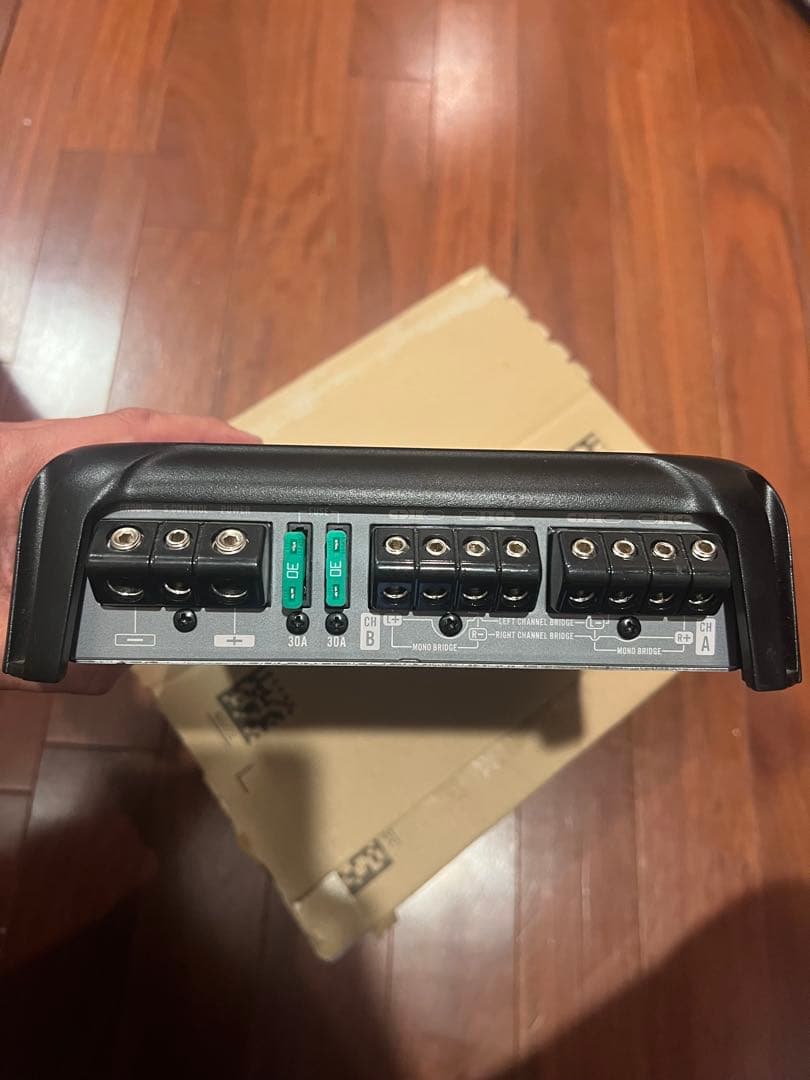 [訳あり]カロッツェリア GM-D8400 4chアンプ