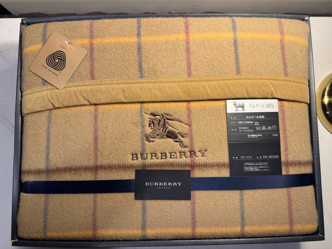 【BURBERRY × 西川産業】ラムウール100％ブランケット（日本製）