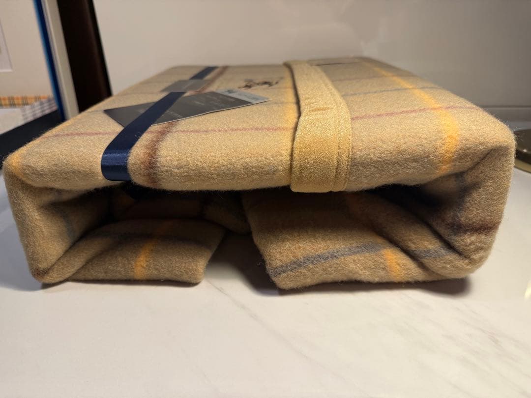 【BURBERRY × 西川産業】ラムウール100％ブランケット（日本製）