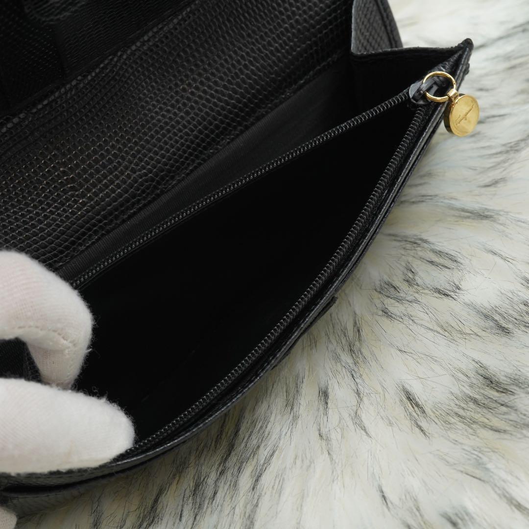 ほぼ未使用品　箱付き　Salvatore Ferragamo 長財布　ヴァラ　黒