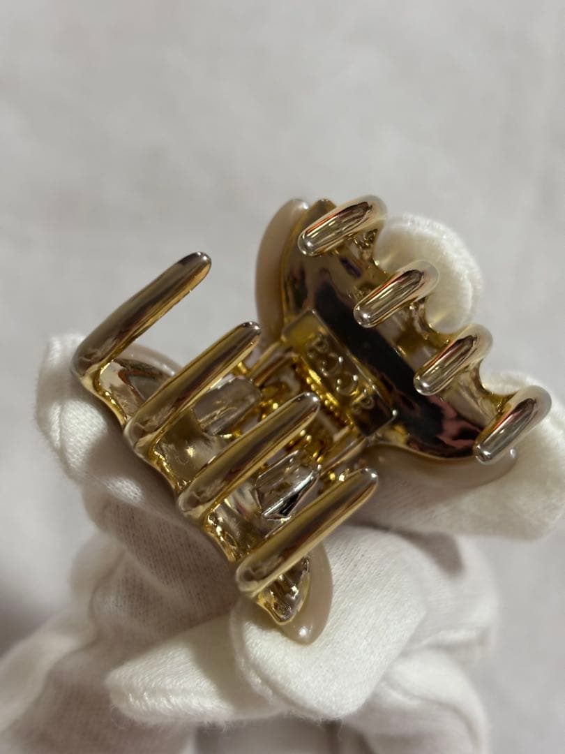 【極美品】アッカ acca クリップ　ティアラクイーン　グレージュ