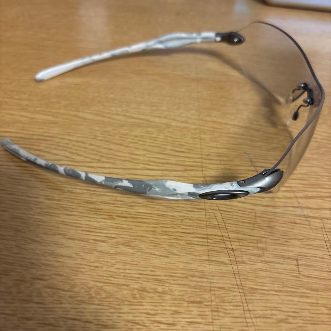 オークリークリアレンズ限定カラーサングラス