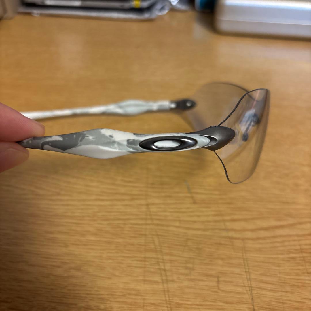 オークリークリアレンズ限定カラーサングラス