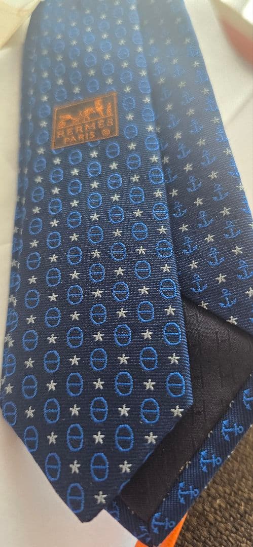 ★POLITE★　【新品未使用　プレゼントに】HERMES ネクタイ