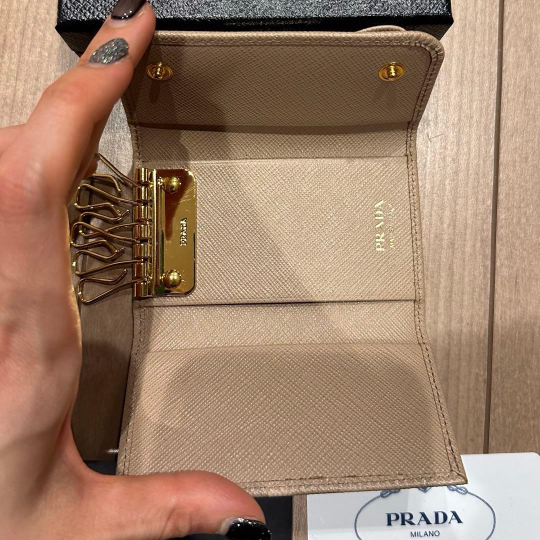 PRADA キーケース サフィアーノフィオッコ CAMMEO