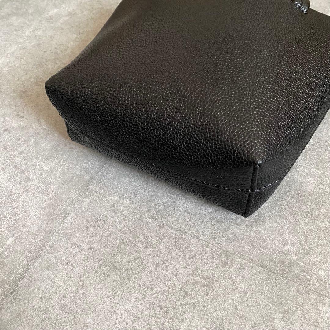 【新品未使用】ブラック　トートバッグ THE ROWロゴ付き　スモール　S