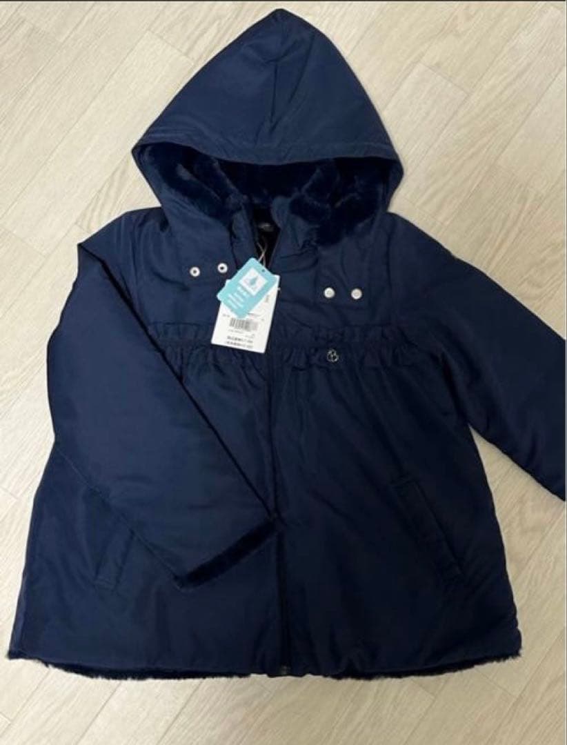 新品 BeBe（べべ） 【撥水加工】タフタ 裏ファー 中綿 ブルゾン　140