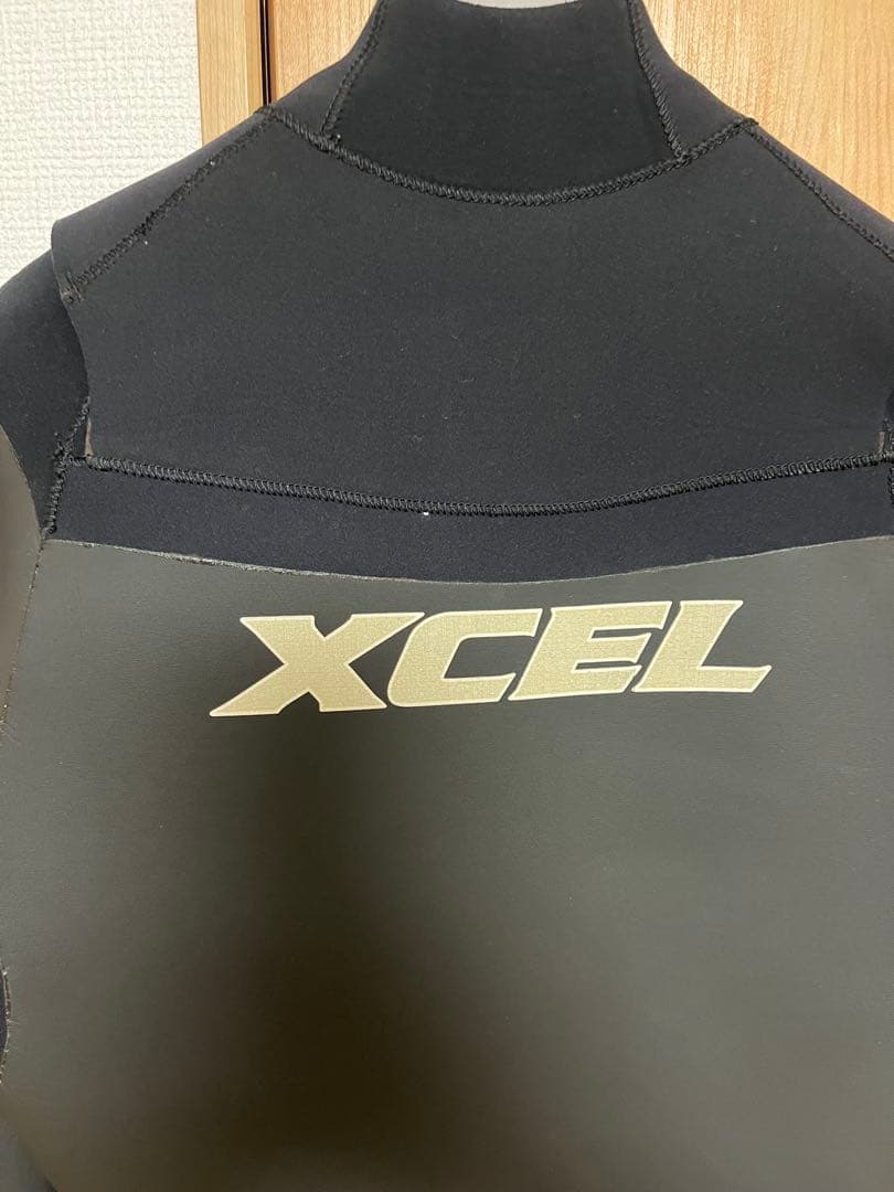 XCEL セミドライ　ウェットスーツ 黒✖️ 赤　5mm