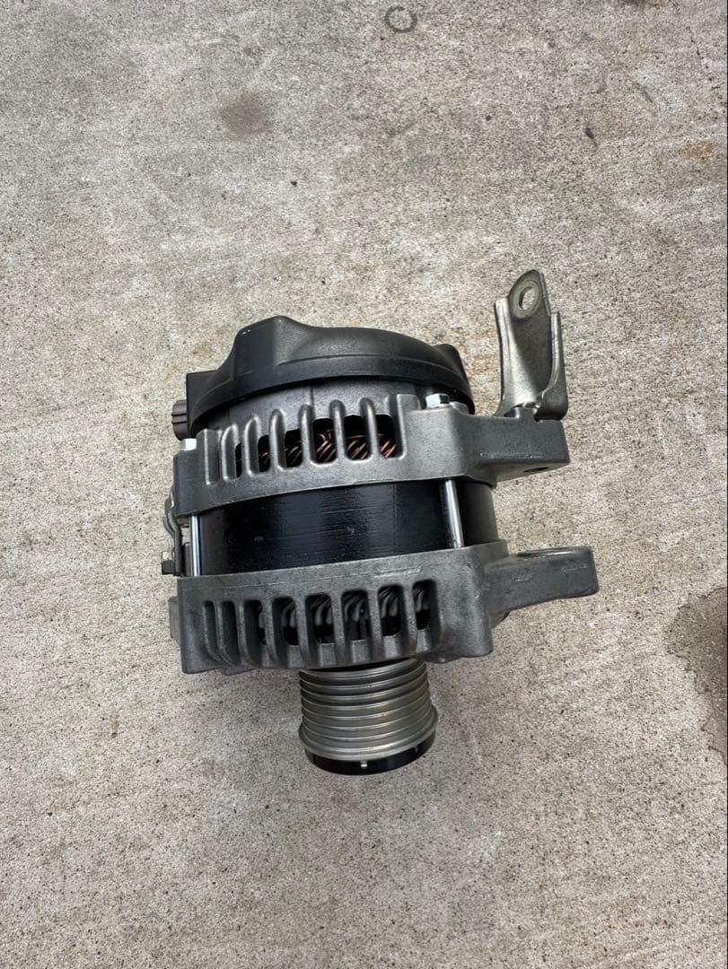 クラウン　GRS204 リビルト品オルタネーター