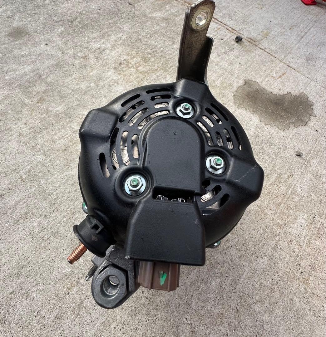 クラウン　GRS204 リビルト品オルタネーター