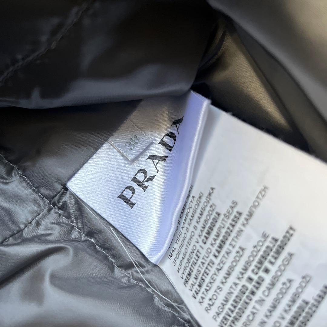 お正月セール✨　プラダ　ダウンベスト　38