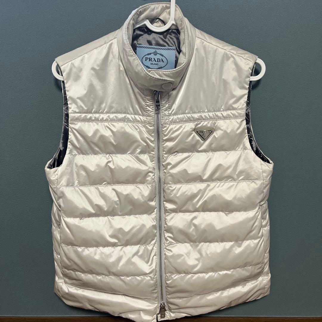 お正月セール✨　プラダ　ダウンベスト　38