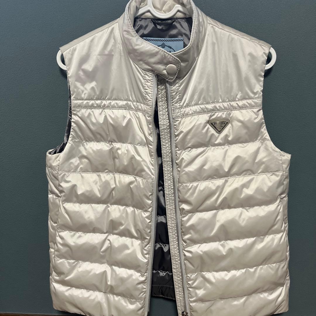 お正月セール✨　プラダ　ダウンベスト　38