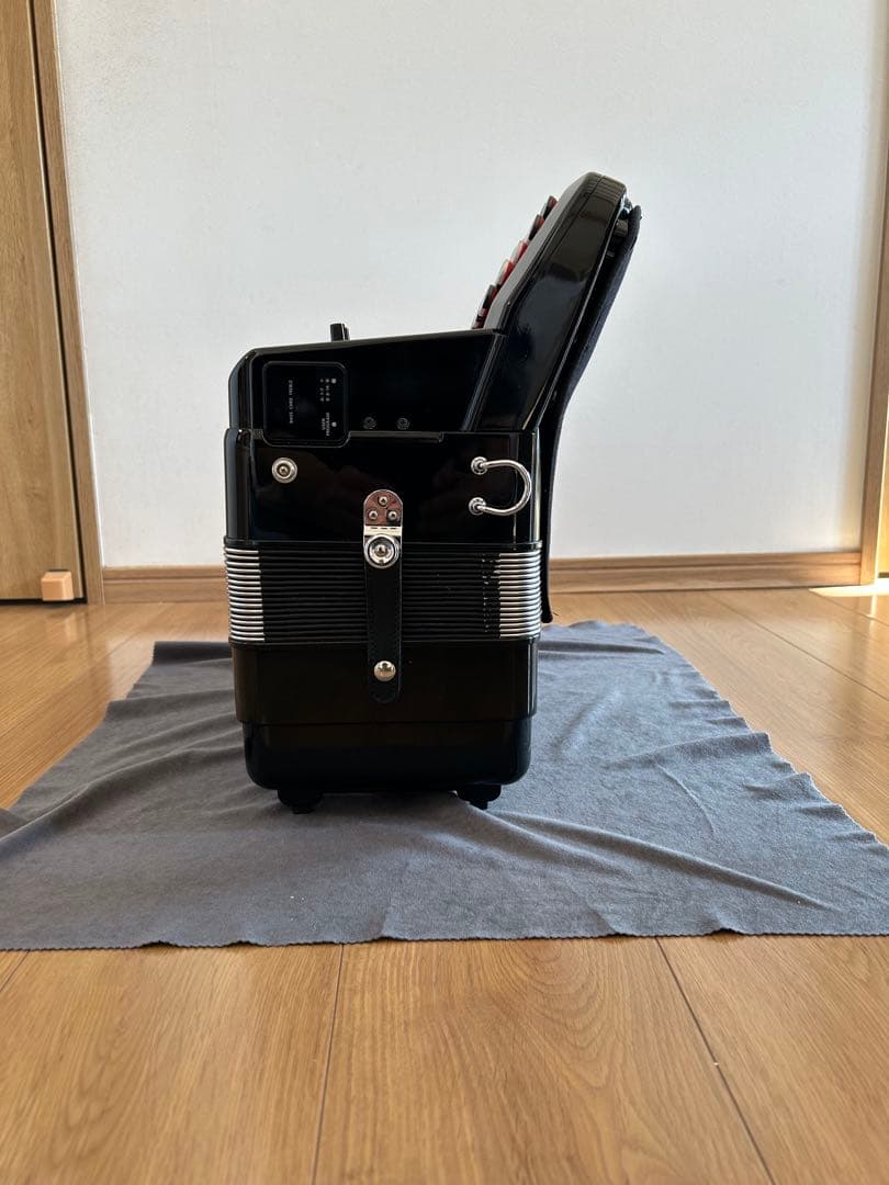 ローランド Vアコーディオン FR-4xb 週末特価