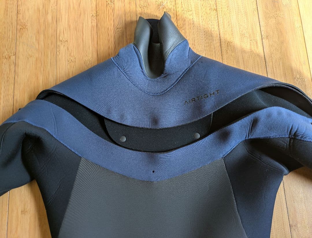 AIRTIGHT エアータイト　ウェットスーツ セミドライ