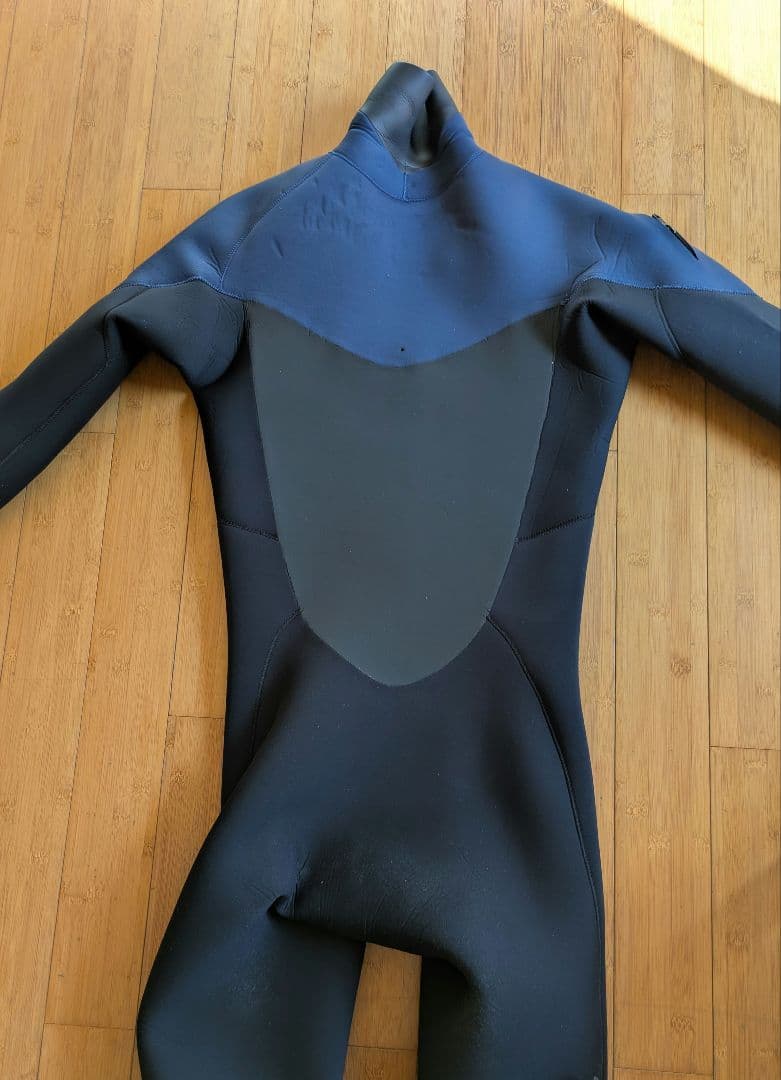 AIRTIGHT エアータイト　ウェットスーツ セミドライ