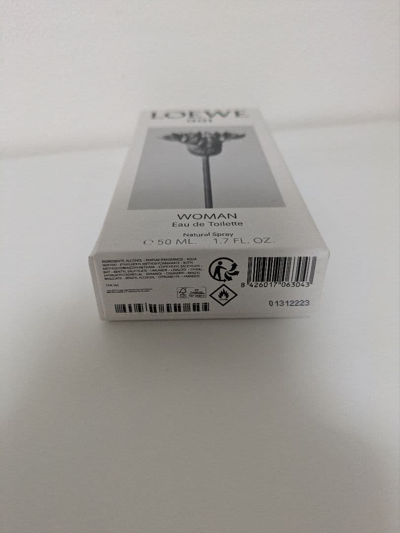 LOEWE 001 WOMAN 50ml　ロエベ　オードゥトワレ