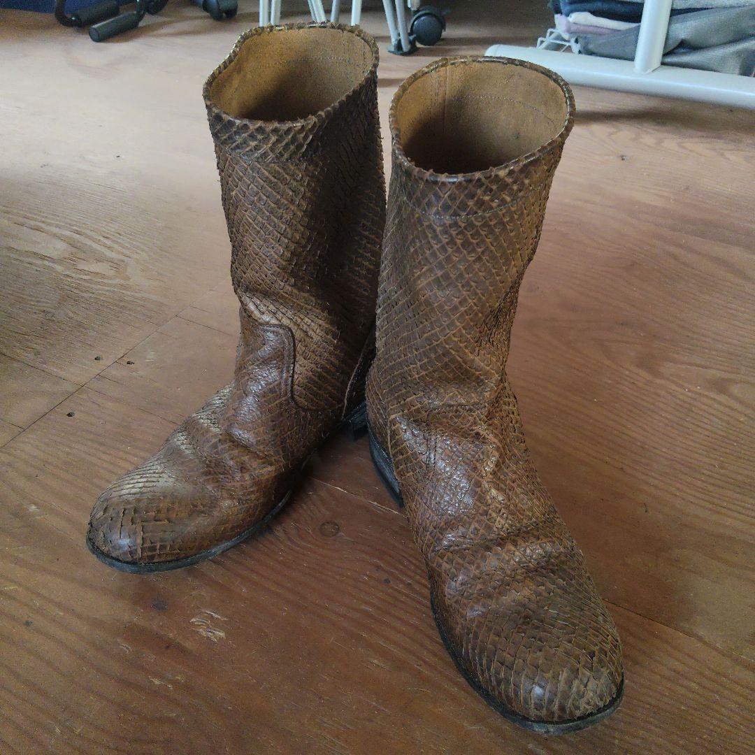 アタッチメント　ATTACHMENT　パイソン風ペコスブーツ