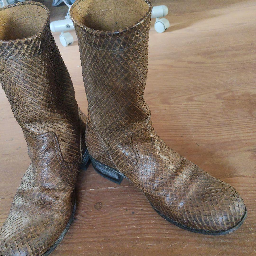 アタッチメント　ATTACHMENT　パイソン風ペコスブーツ