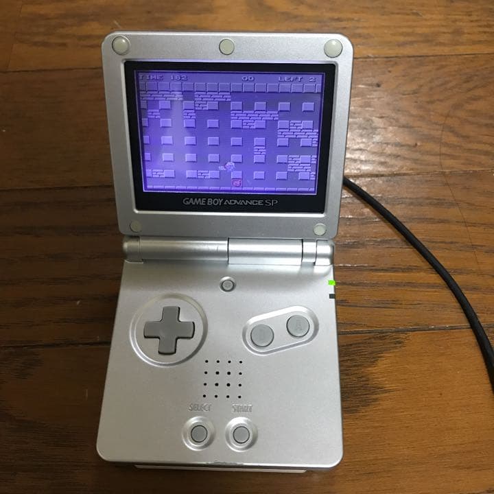 ゲームボーイアドバンスとソフト5本と充電器