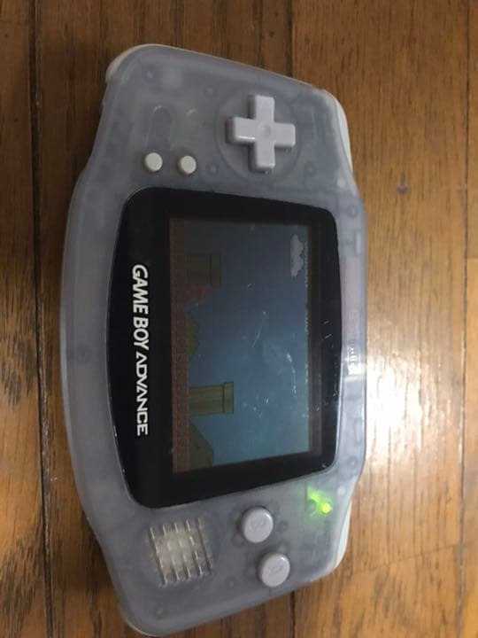 ゲームボーイアドバンスとソフト5本と充電器