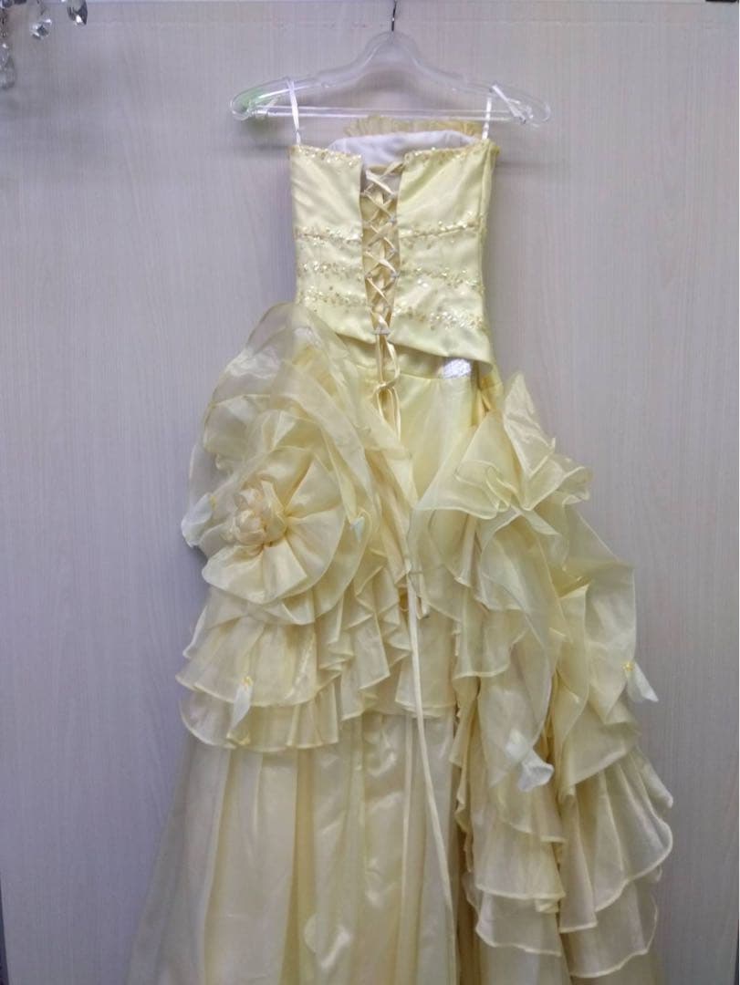 イエローフリルカラードレス
