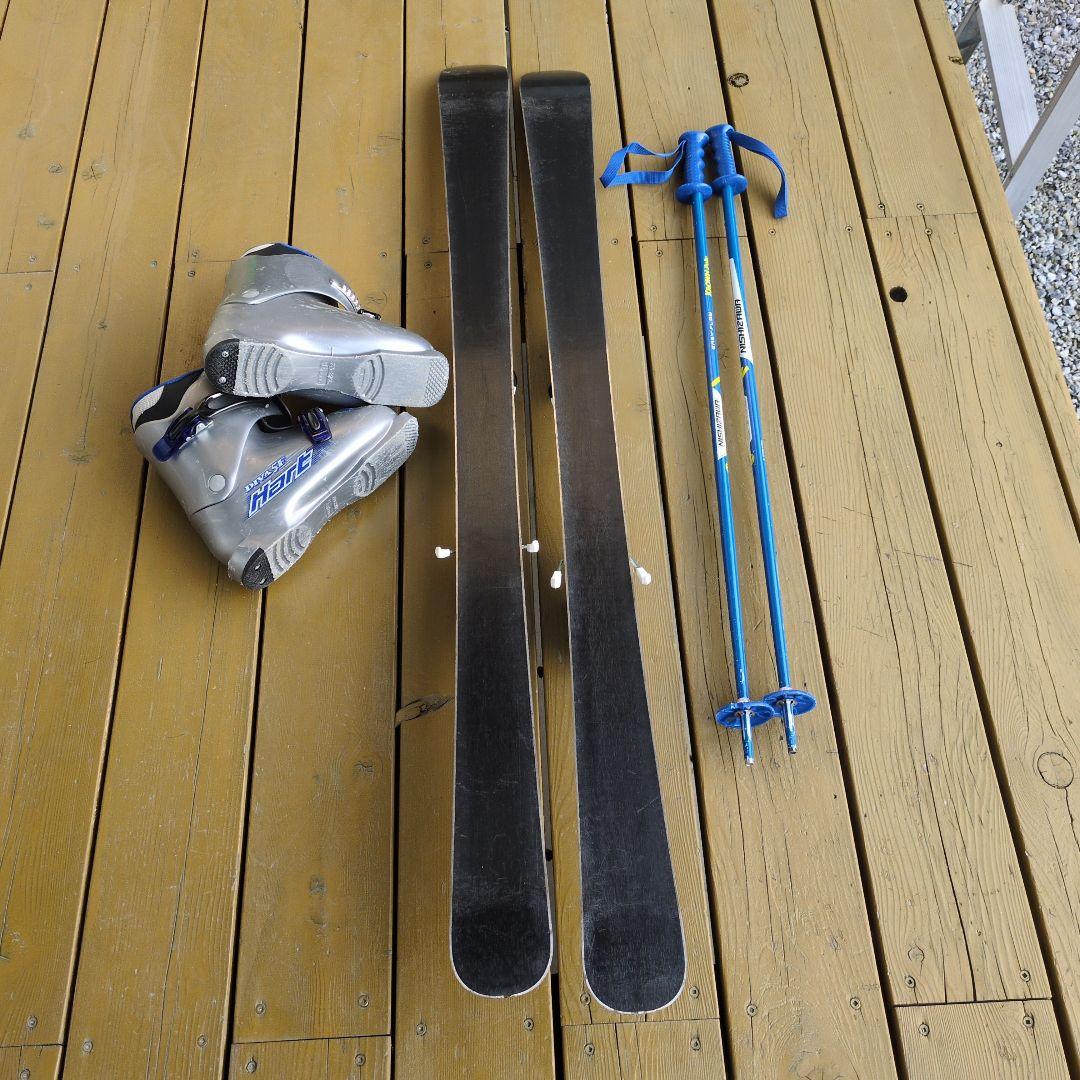 【中古】 KAZAMA スキー板126cm・ストック・ブーツセット　袋おまけ付き