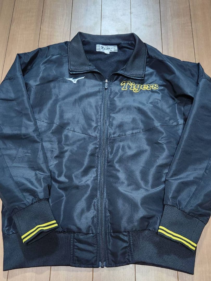 TOSHI！新品、未使用 ミズノ 阪神タイガース ナイロンジャケット L