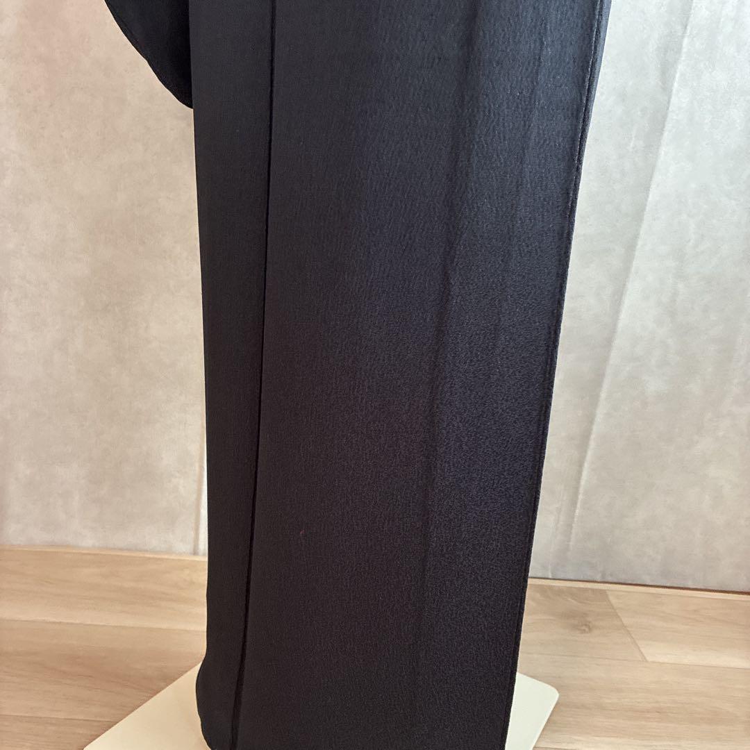 色無地　フルセット　着物　正絹　黒　比翼仕立て　帯で遊ぶ黒　粋　一つ紋刺繍　J5