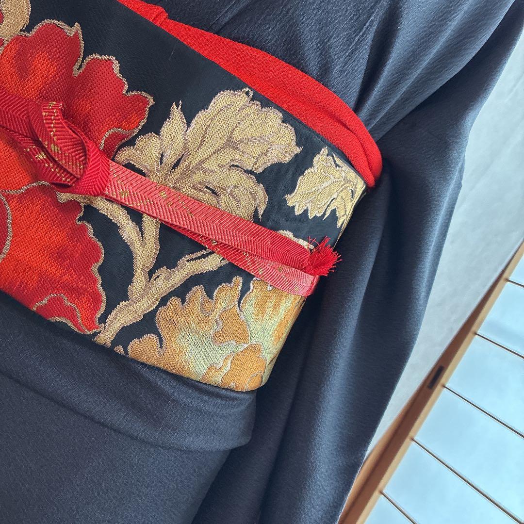 色無地　フルセット　着物　正絹　黒　比翼仕立て　帯で遊ぶ黒　粋　一つ紋刺繍　J5