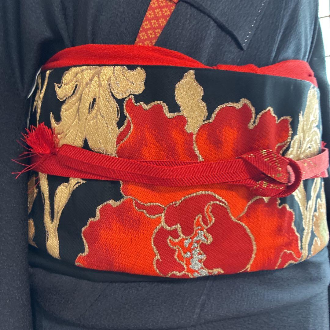 色無地　フルセット　着物　正絹　黒　比翼仕立て　帯で遊ぶ黒　粋　一つ紋刺繍　J5