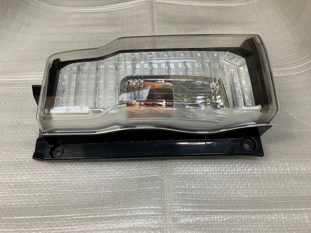 ♦︎ダイハツ★タントカスタムLA600S右純正テール♦︎インナーブラックタイプ♦︎