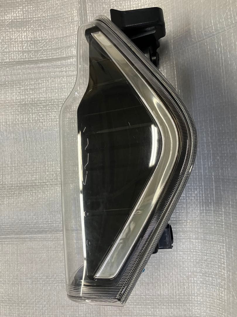 ♦︎ダイハツ★タントカスタムLA600S右純正テール♦︎インナーブラックタイプ♦︎