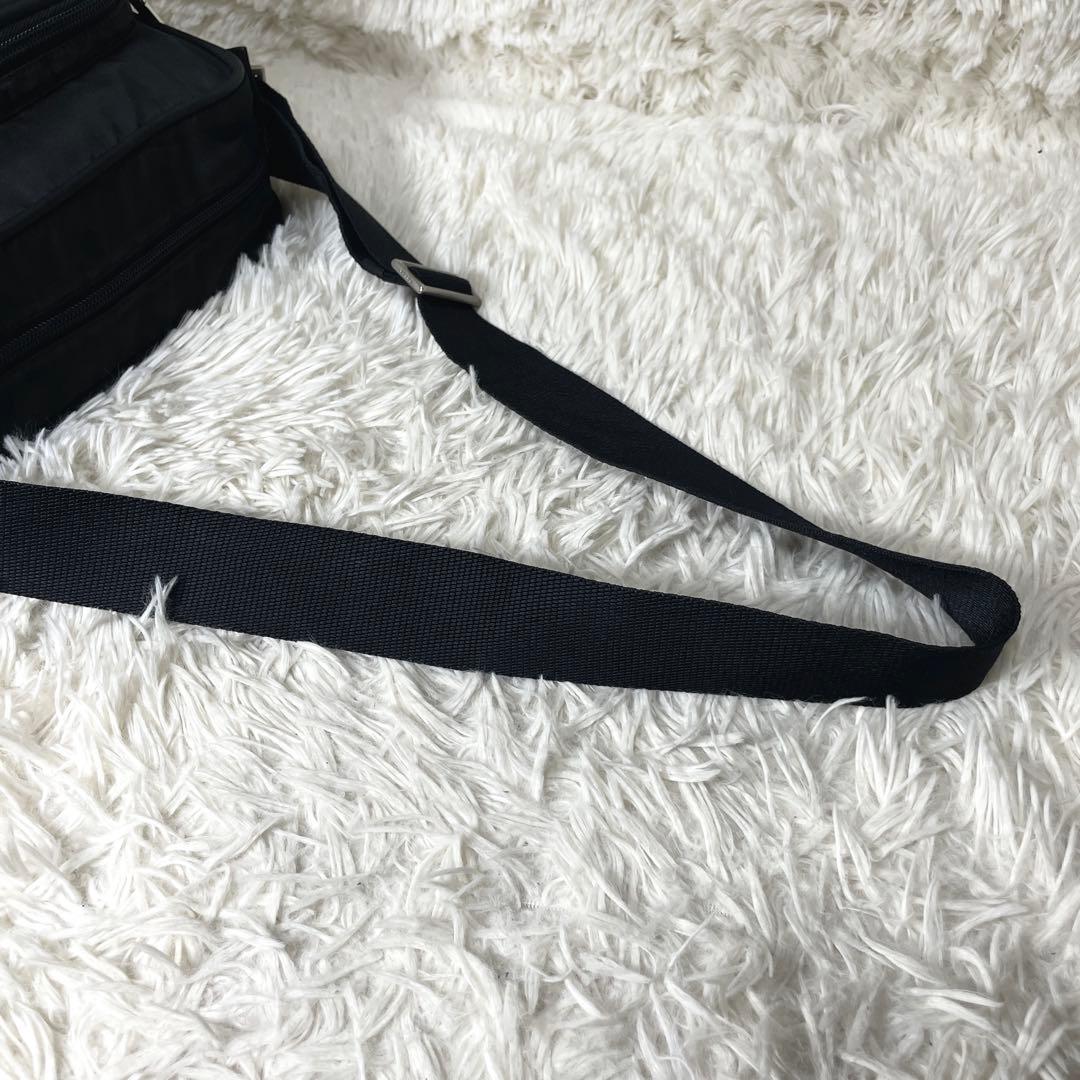 【良品】PRADA プラダ　カメラバッグ　ナイロン　ブラック　黒　レディース