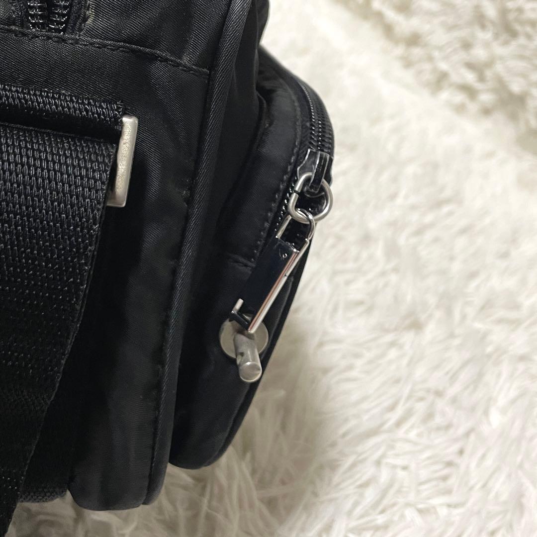 【良品】PRADA プラダ　カメラバッグ　ナイロン　ブラック　黒　レディース