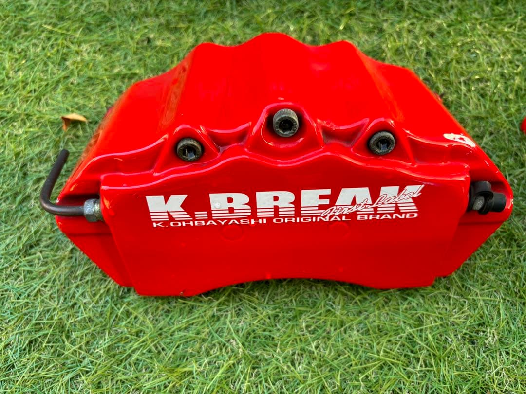 クラウン210系　K.BREAK レッド ブレーキキャリパーカバー