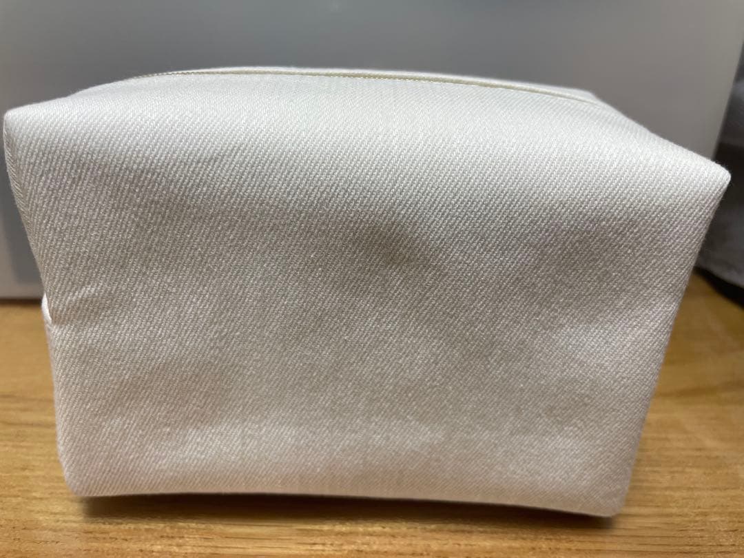 Miss Dior Essence 35ml 25年新作　ポーチ付き