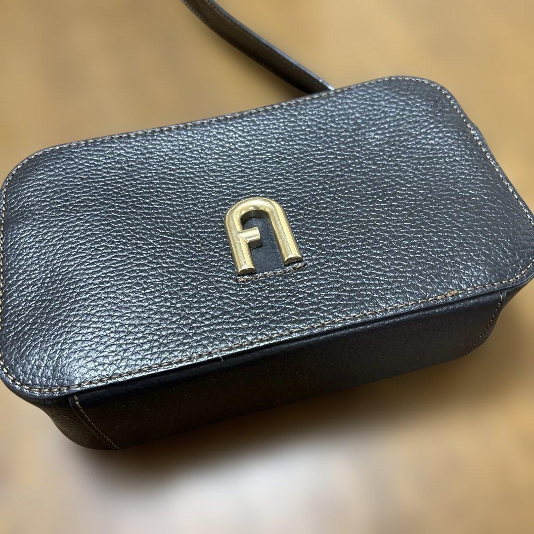 FURLA 革ショルダーバッグ