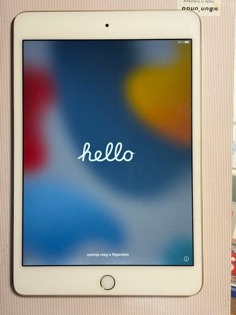 iPad mini 4 Wi-Fiモデル　ゴールド　64GB