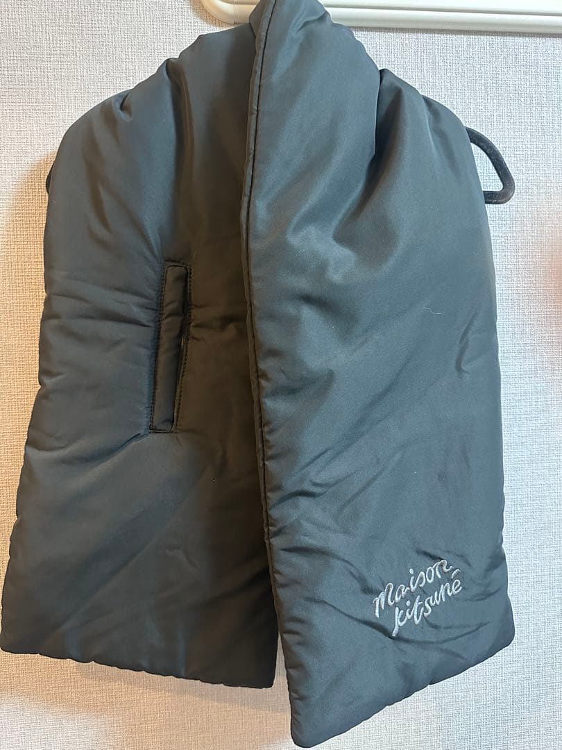 Maison Kitsuné ブラック マフラー メゾンキツネ パファースカーフ