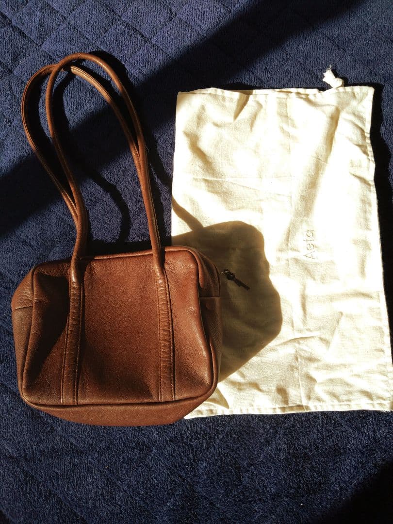 Aeta SQUARE BOSTON ロング ハンドル バッグ S　ブラウン