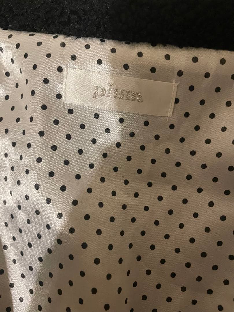 pium ピウム フリルカラーショートボアコート ブラック